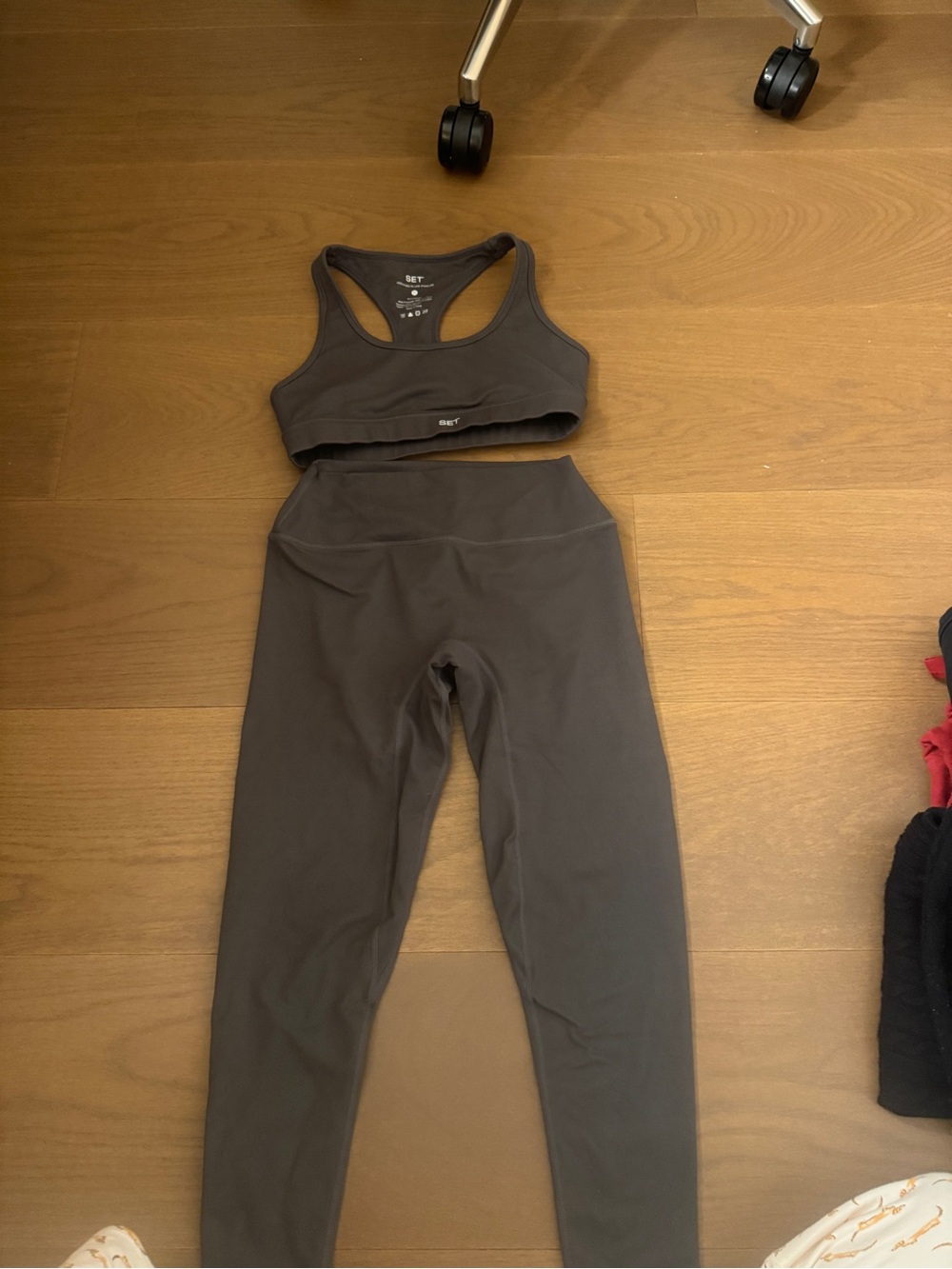 SET active formcloud Dark Gray High-Waist Leggings & Racerback Sports Bra Set